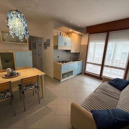 Gracious Apartment Located In The Heart Of Lignano Lignano Sabbiadoro Esterno foto