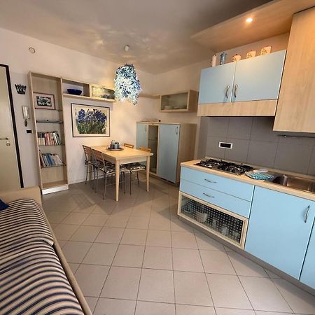 Gracious Apartment Located In The Heart Of Lignano Lignano Sabbiadoro Esterno foto